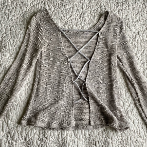 Aeropostale Longsleeve Top w/ Criss Cross Detailing - Picture 1 of 6